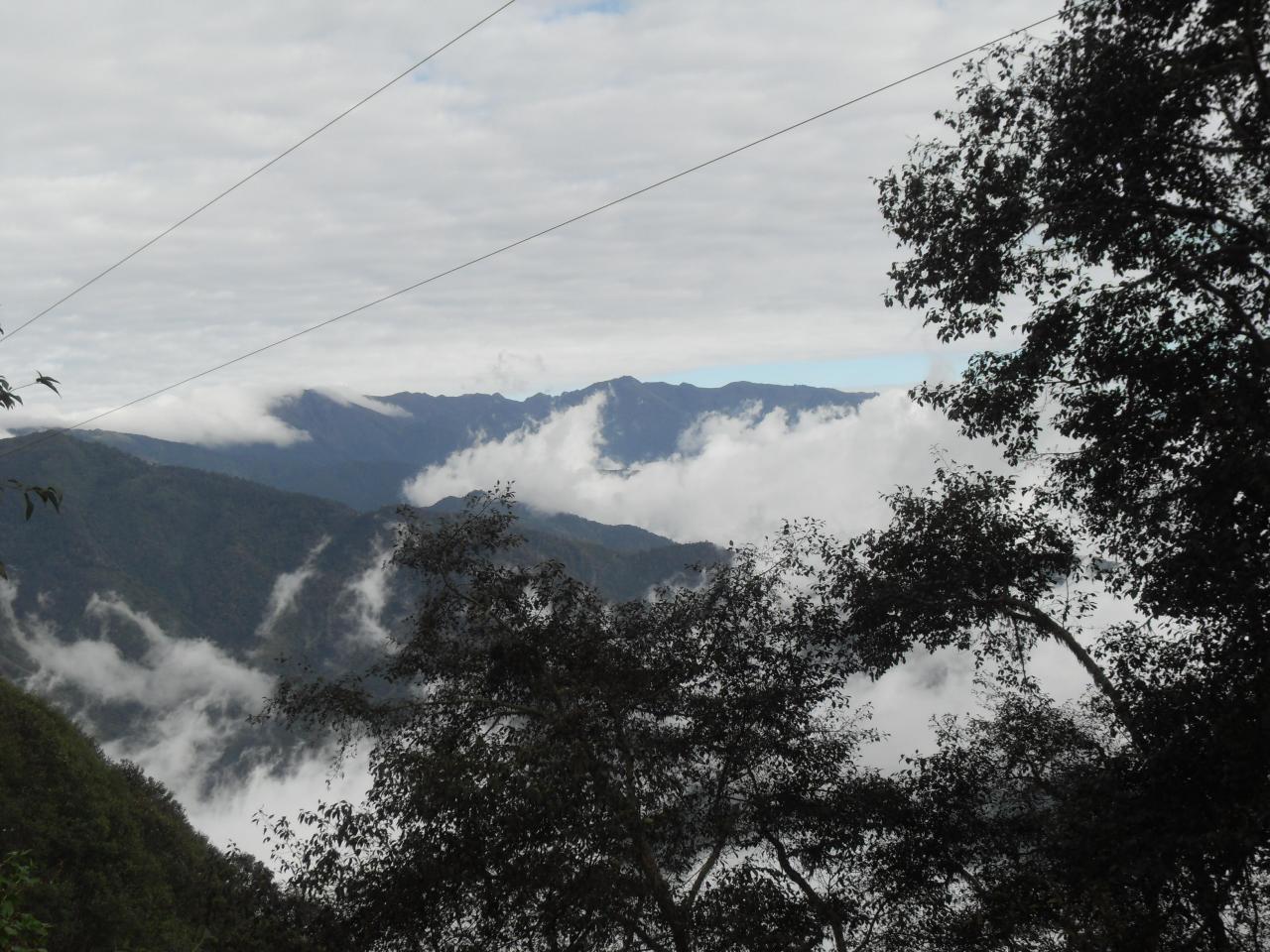 Driving from Cartago to the Pacific thru the clouds