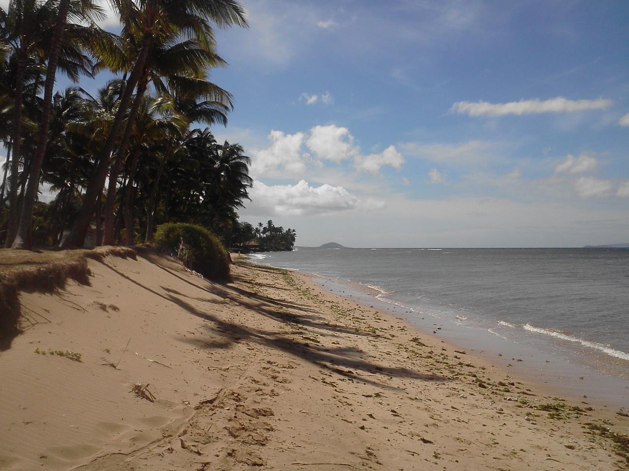 Beach near Kihei, looking south